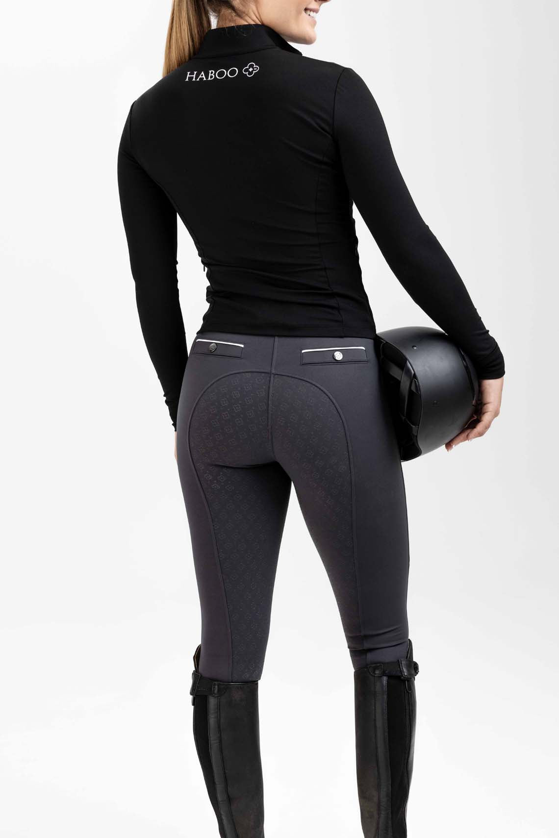 Performance jumper with four-way stretch for horse riding flexibility